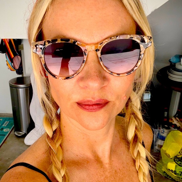 Meet your Posher, Wendy - Picture 1 of 4